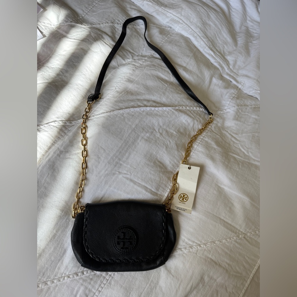 Tory Burch Black and Gold Crossbody Bag with Chain Strap - Picture 2 of 15